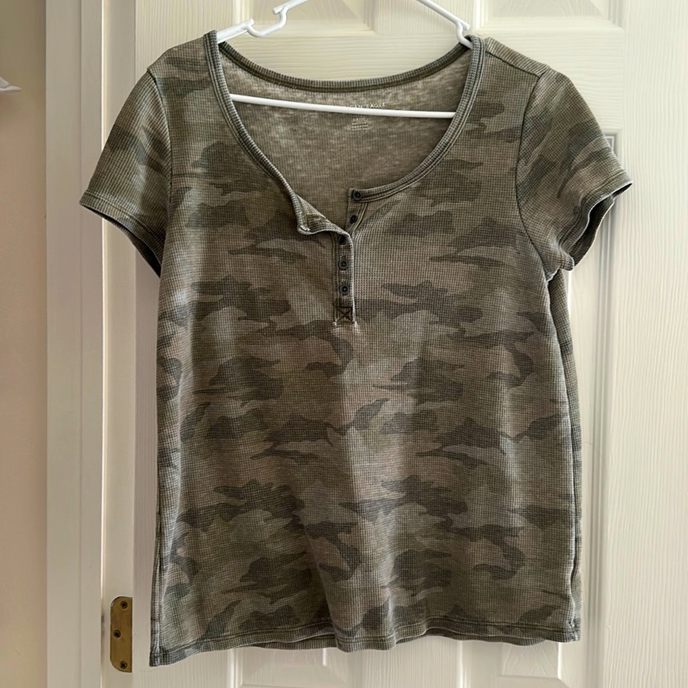 Casual American Eagle Camo Tee